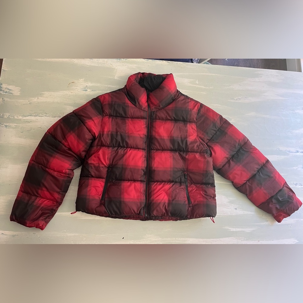 Old Navy Women’s Red & Black Plaid Puffer Jacket- Size M Tall